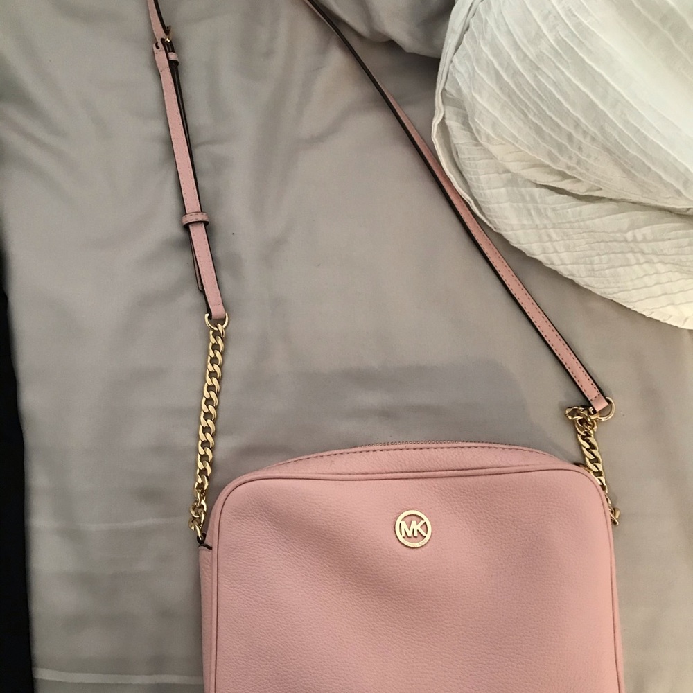 Michael kors crossbody purse